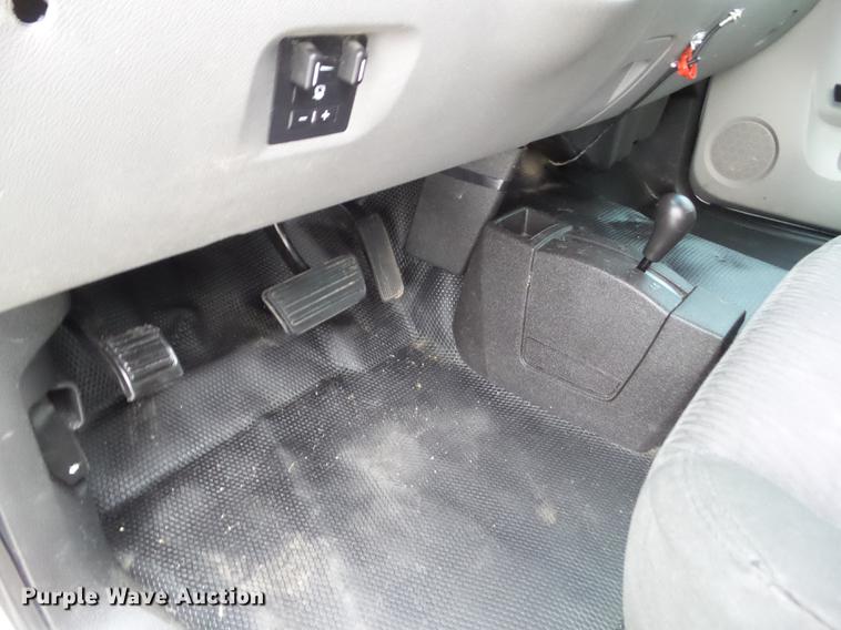 image for item L5729 2012 Chevrolet Silverado 2500HD flatbed pickup truck