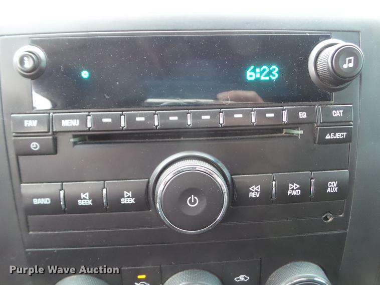 image for item L5729 2012 Chevrolet Silverado 2500HD flatbed pickup truck