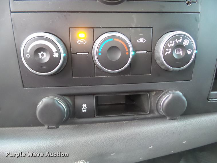 image for item L5729 2012 Chevrolet Silverado 2500HD flatbed pickup truck