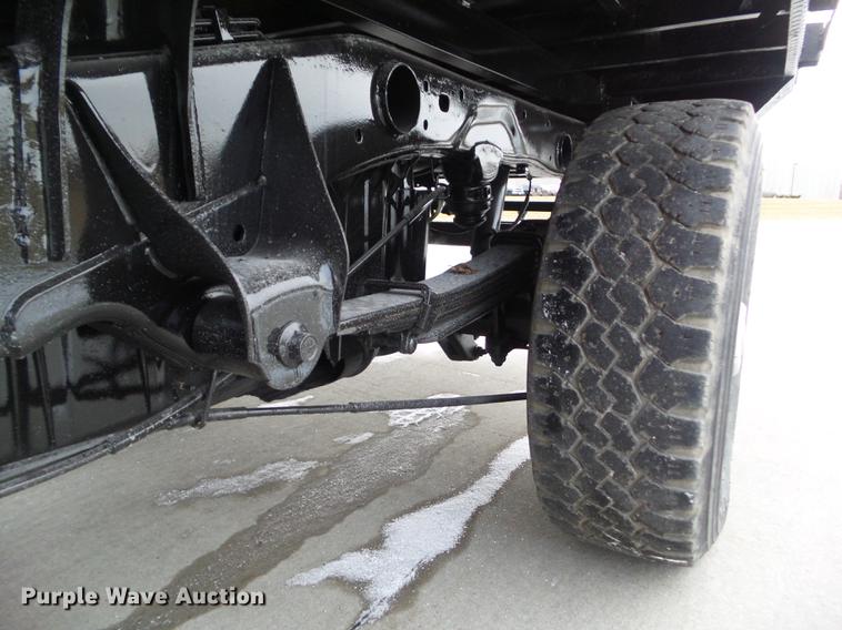 image for item L5730 2013 Chevrolet Silverado 2500HD flatbed pickup truck