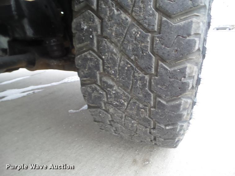 image for item L5730 2013 Chevrolet Silverado 2500HD flatbed pickup truck