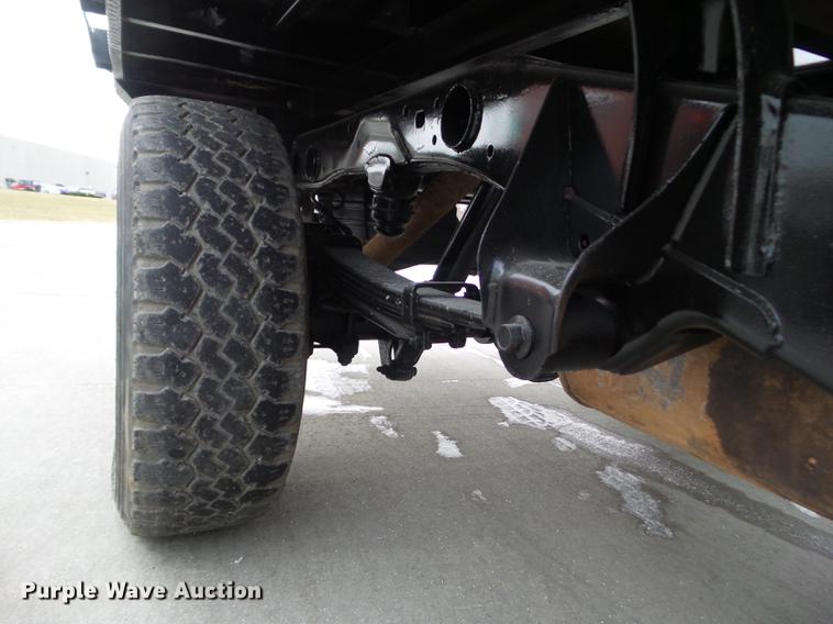 image for item L5730 2013 Chevrolet Silverado 2500HD flatbed pickup truck