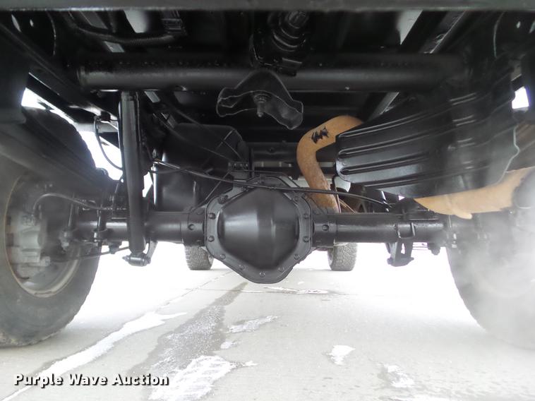 image for item L5730 2013 Chevrolet Silverado 2500HD flatbed pickup truck