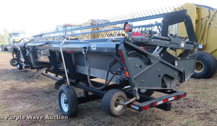 image for item BU9984 2010 AGCO 5200 draper head