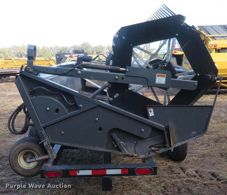 image for item BU9984 2010 AGCO 5200 draper head