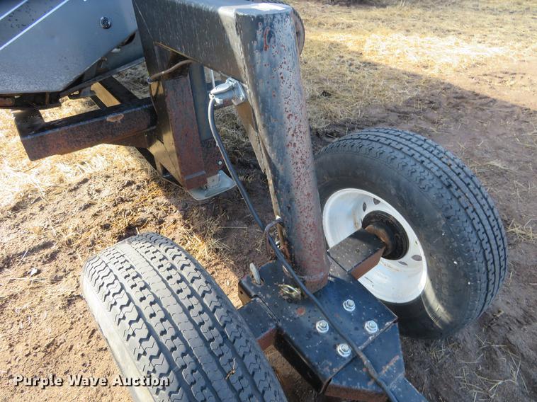 image for item BU9984 2010 AGCO 5200 draper head