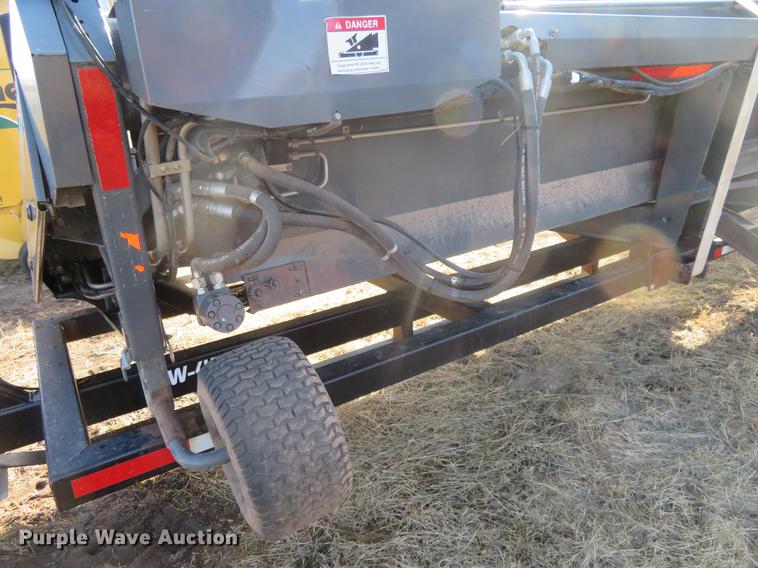 image for item BU9984 2010 AGCO 5200 draper head