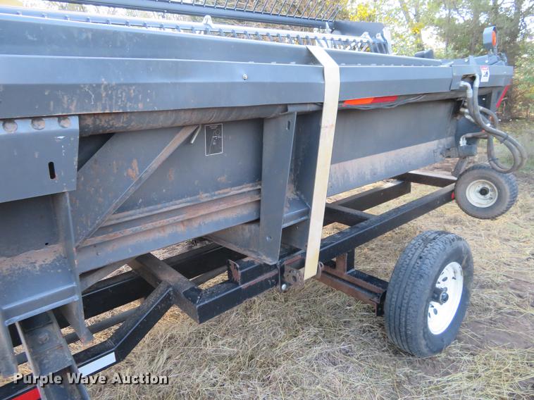 image for item BU9984 2010 AGCO 5200 draper head