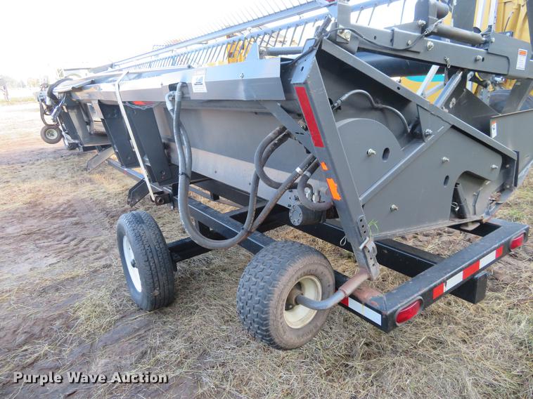 image for item BU9984 2010 AGCO 5200 draper head