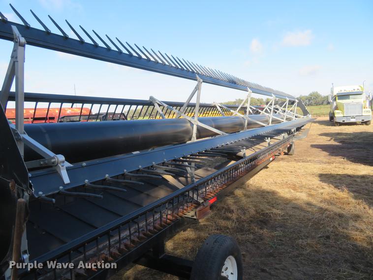 image for item BU9984 2010 AGCO 5200 draper head