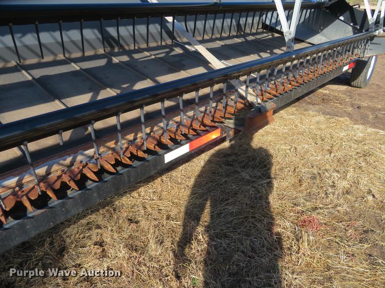 image for item BU9984 2010 AGCO 5200 draper head