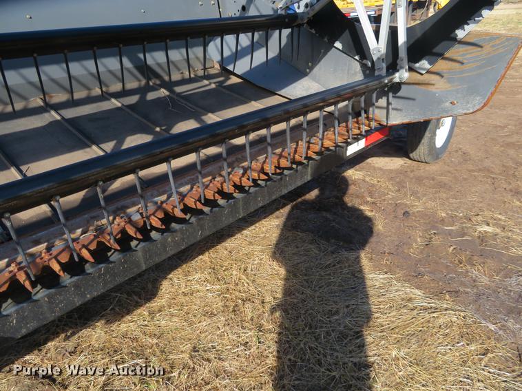 image for item BU9984 2010 AGCO 5200 draper head