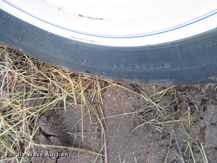 image for item BU9984 2010 AGCO 5200 draper head