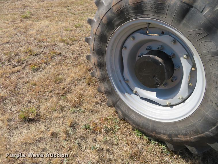 image for item BU9992 2009 Massey-Ferguson 6480 MFWD tractor