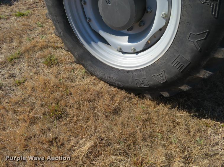 image for item BU9995 2009 Challenger MT555B MFWD tractor