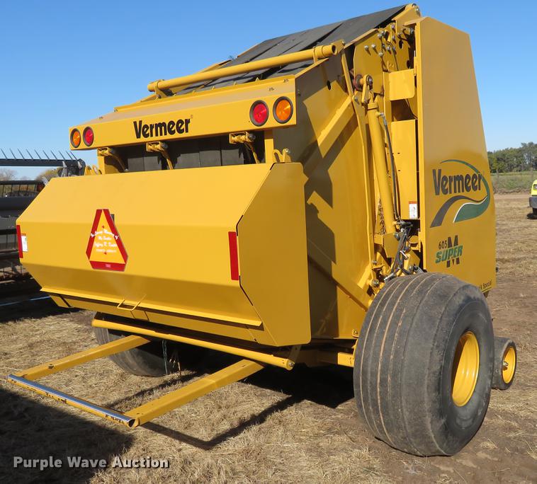 image for item BU9996 2013 Vermeer 605 Super M Cornstalk Special round baler