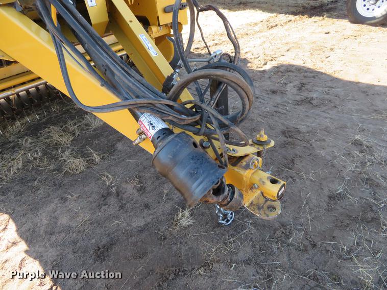 image for item BU9996 2013 Vermeer 605 Super M Cornstalk Special round baler