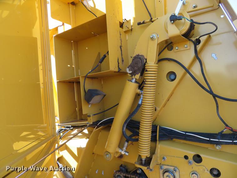 image for item BU9996 2013 Vermeer 605 Super M Cornstalk Special round baler