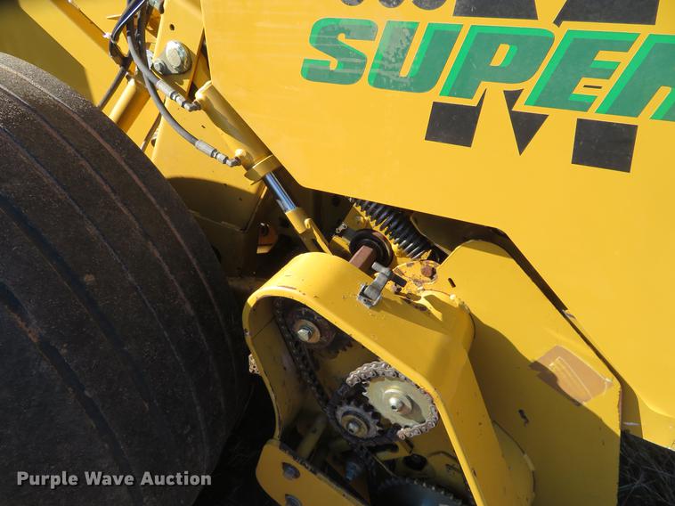 image for item BU9996 2013 Vermeer 605 Super M Cornstalk Special round baler