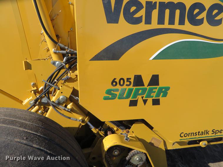 image for item BU9996 2013 Vermeer 605 Super M Cornstalk Special round baler
