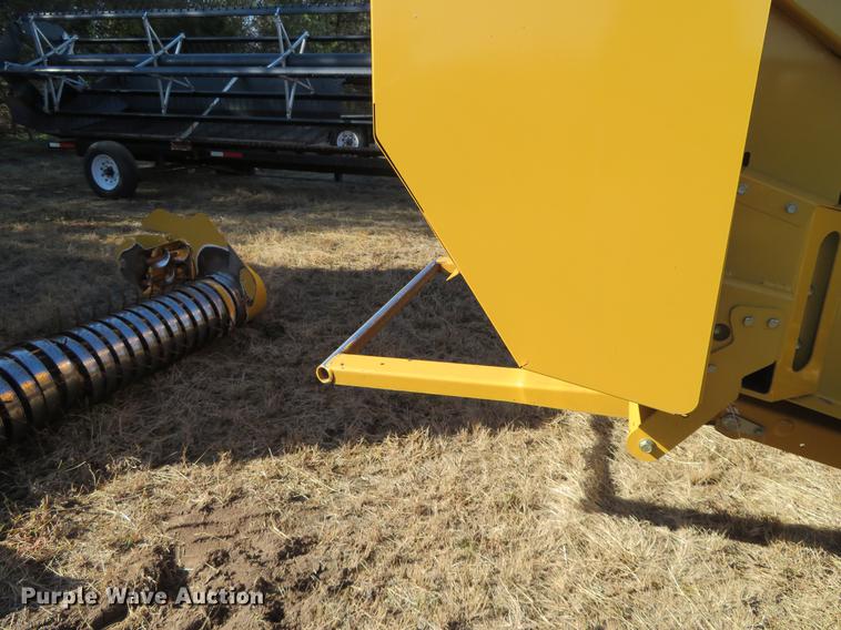 image for item BU9996 2013 Vermeer 605 Super M Cornstalk Special round baler