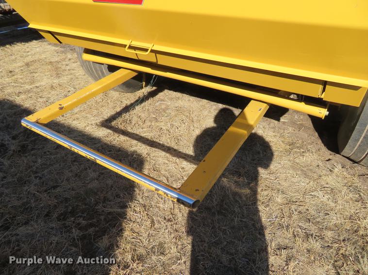 image for item BU9996 2013 Vermeer 605 Super M Cornstalk Special round baler