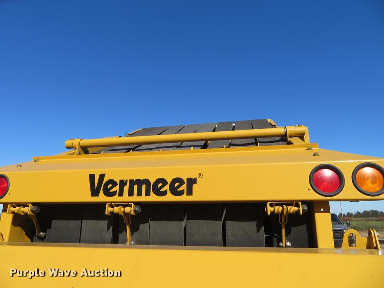 image for item BU9996 2013 Vermeer 605 Super M Cornstalk Special round baler