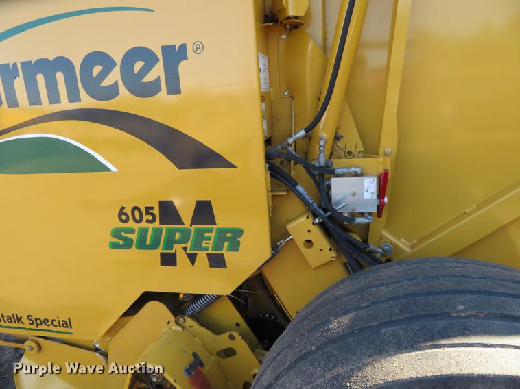 image for item BU9996 2013 Vermeer 605 Super M Cornstalk Special round baler