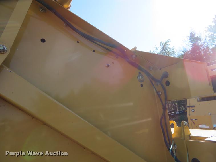 image for item BU9996 2013 Vermeer 605 Super M Cornstalk Special round baler