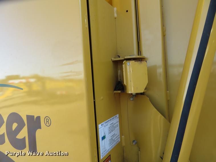 image for item BU9996 2013 Vermeer 605 Super M Cornstalk Special round baler