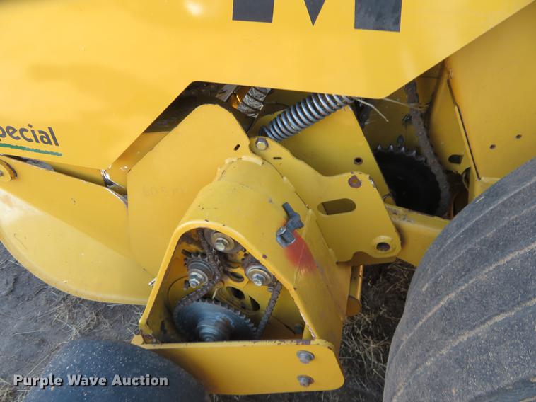 image for item BU9996 2013 Vermeer 605 Super M Cornstalk Special round baler