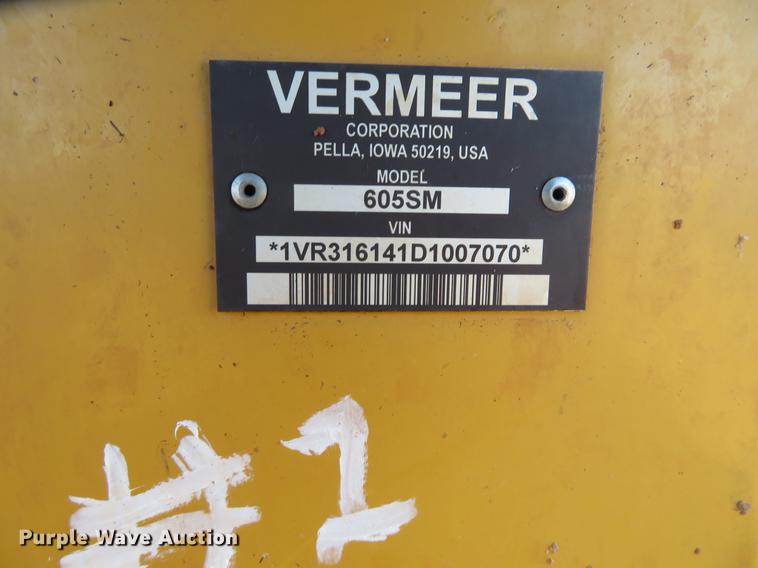 image for item BU9996 2013 Vermeer 605 Super M Cornstalk Special round baler