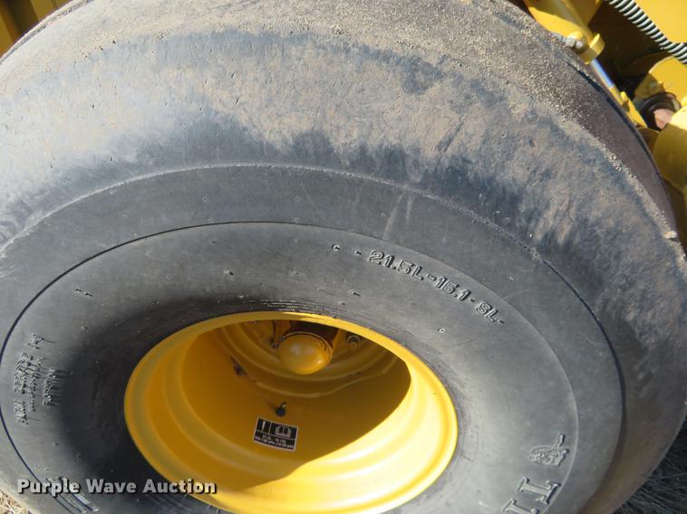 image for item BU9996 2013 Vermeer 605 Super M Cornstalk Special round baler