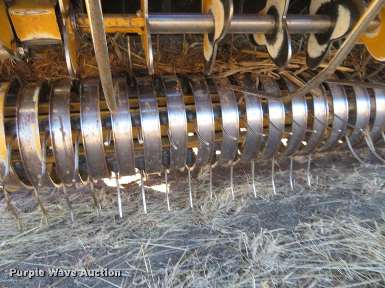 image for item BU9996 2013 Vermeer 605 Super M Cornstalk Special round baler