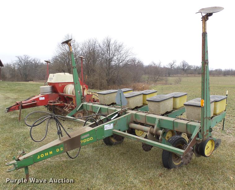 image for item DA3592 John Deere 7000 planter