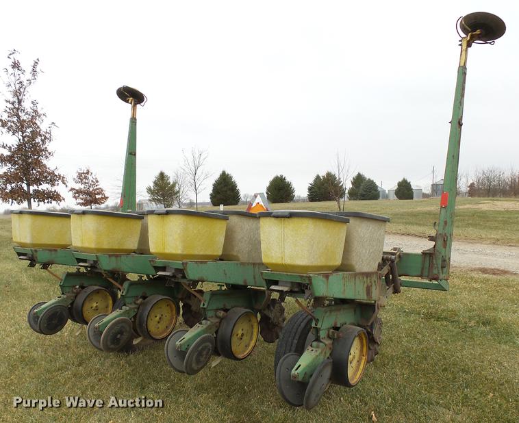 image for item DA3592 John Deere 7000 planter
