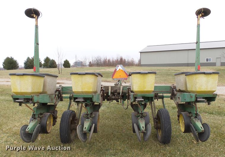 image for item DA3592 John Deere 7000 planter
