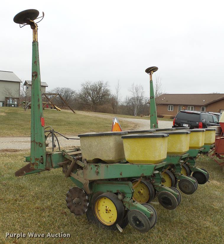 image for item DA3592 John Deere 7000 planter