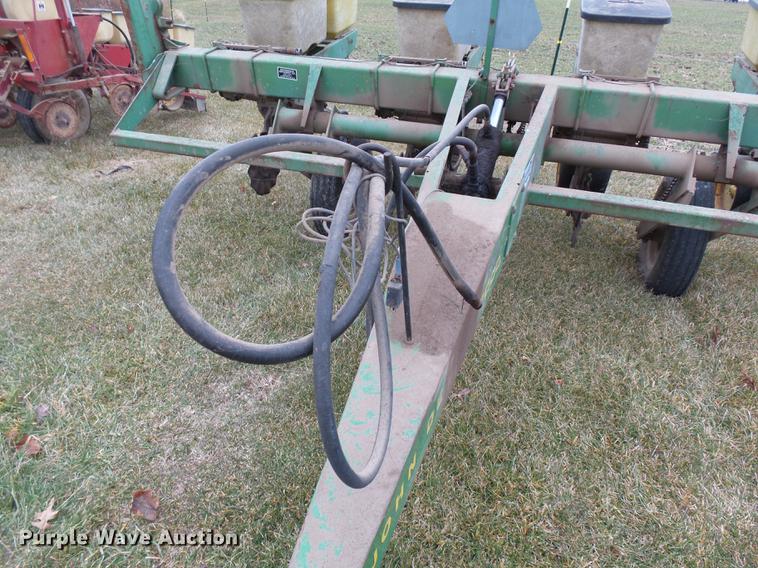 image for item DA3592 John Deere 7000 planter