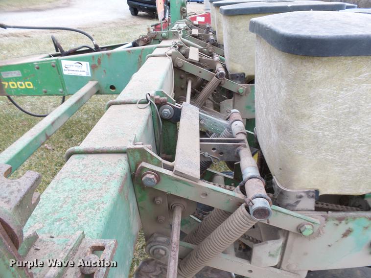 image for item DA3592 John Deere 7000 planter