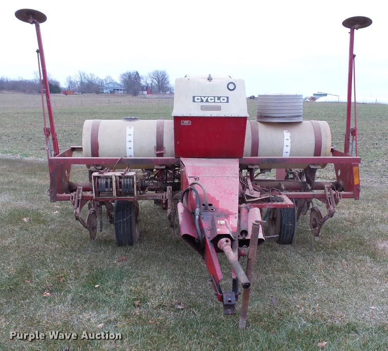 image for item DA3593 International 400 Cyclo planter