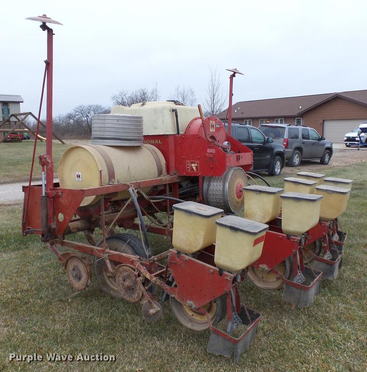 image for item DA3593 International 400 Cyclo planter