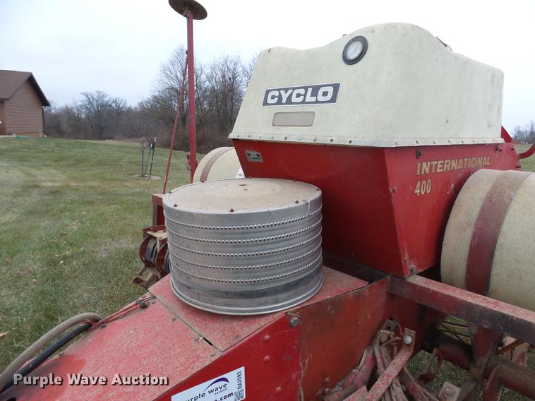 image for item DA3593 International 400 Cyclo planter