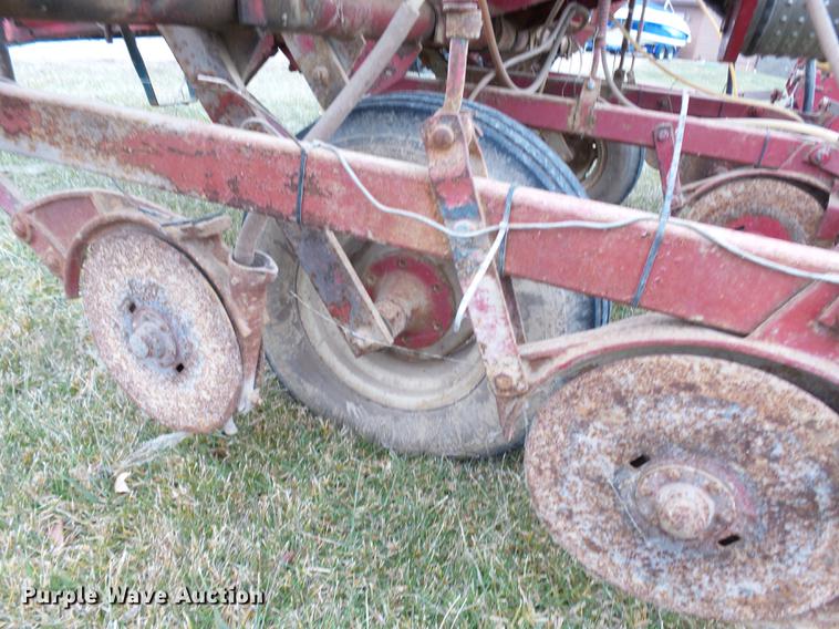 image for item DA3593 International 400 Cyclo planter