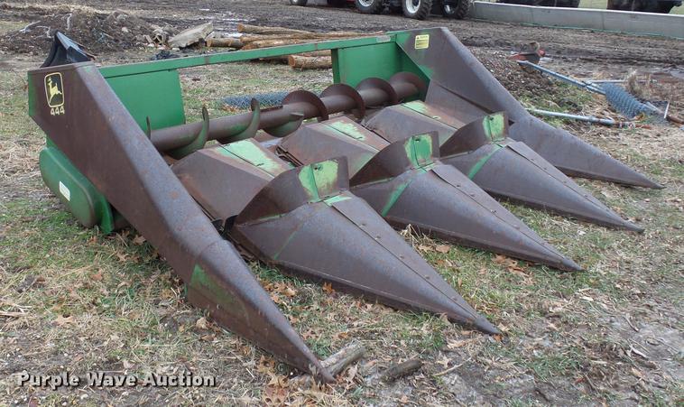 image for item DA3594 John Deere M444 corn head