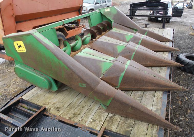 image for item DA3600 John Deere M444 corn head