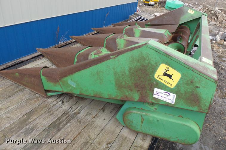 image for item DA3600 John Deere M444 corn head