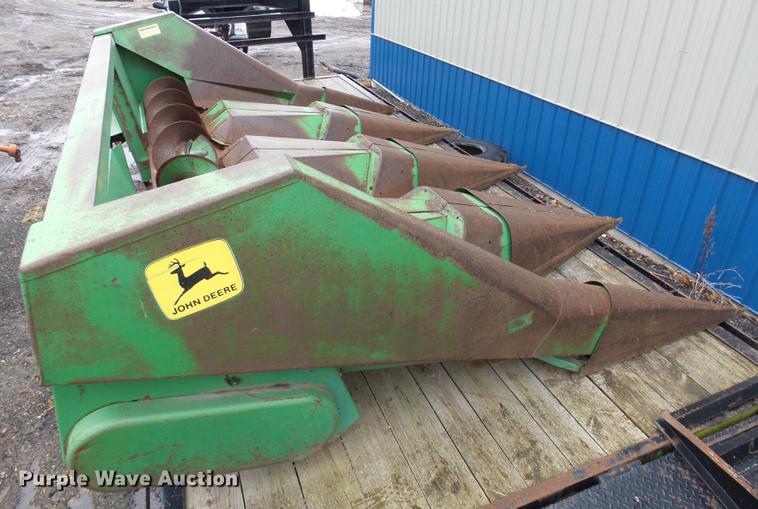 image for item DA3600 John Deere M444 corn head