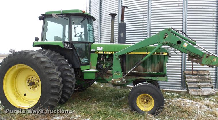 image for item DB2103 1989 John Deere 4555 tractor