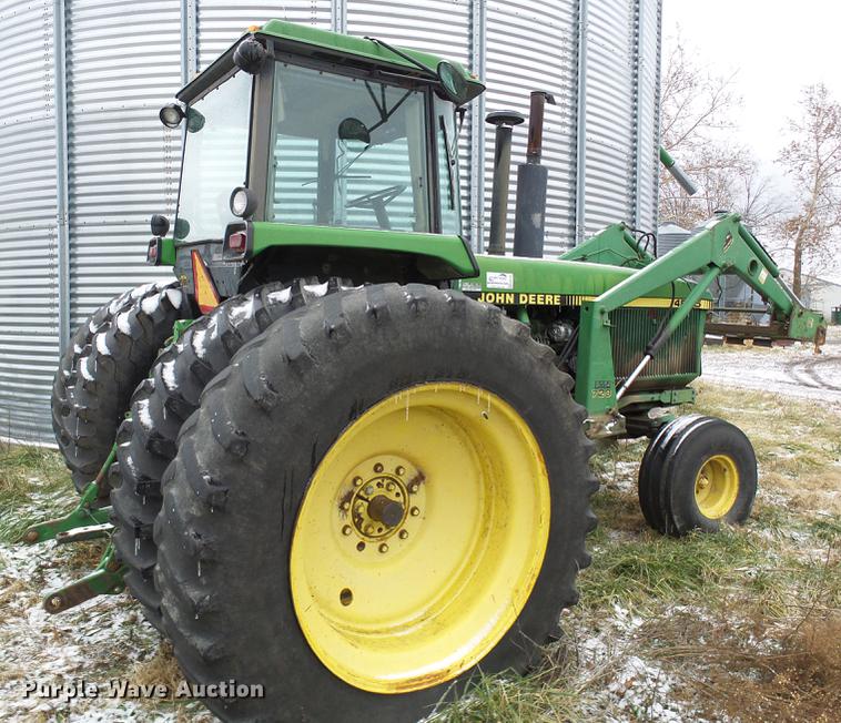 image for item DB2103 1989 John Deere 4555 tractor